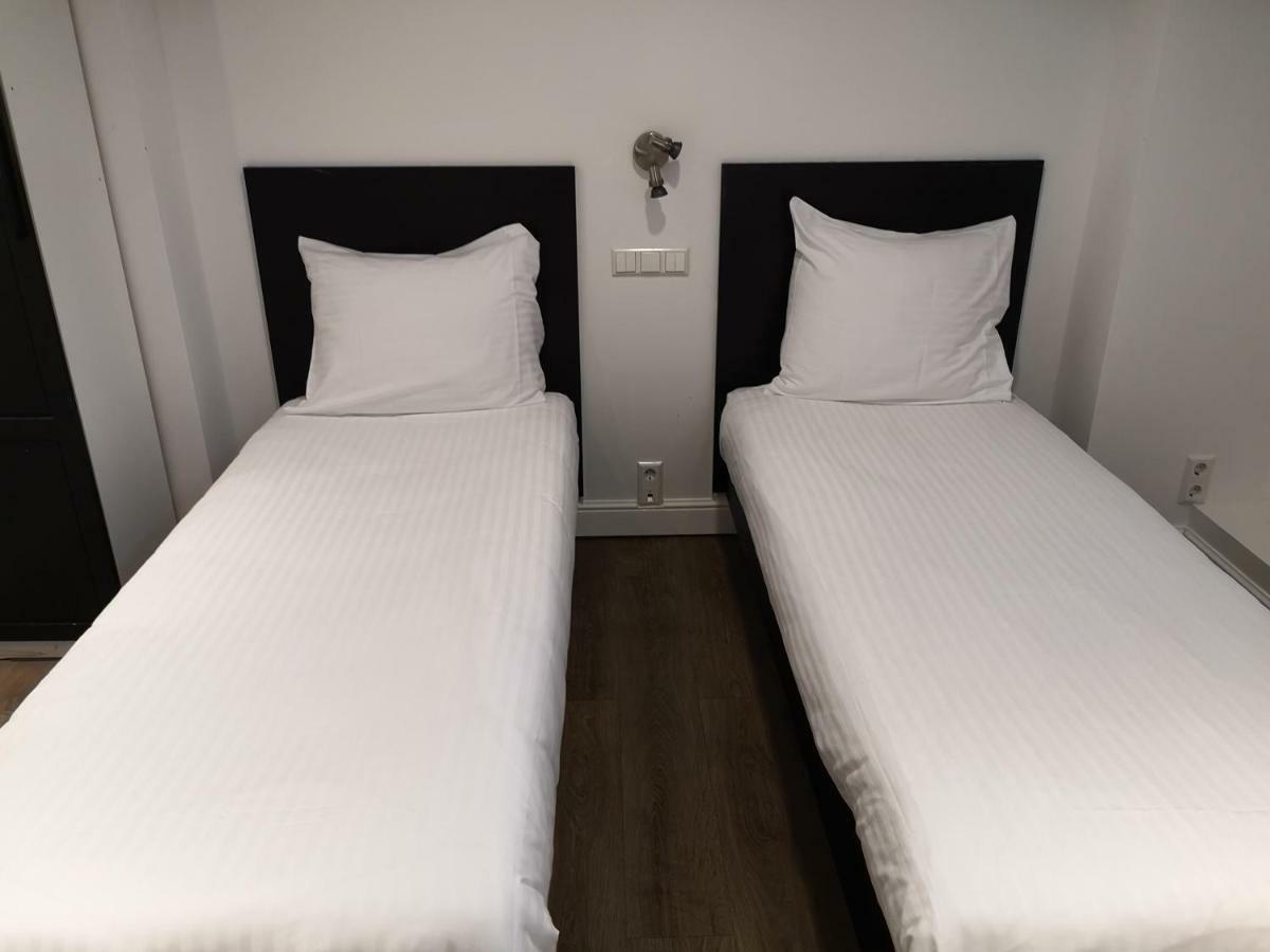 Hotel De Lis Lisse Esterno foto